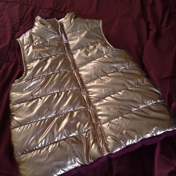 Luxurious Reversible Faux Fur Burgundy/Metallic Gold Vest - Picture 2 of 8